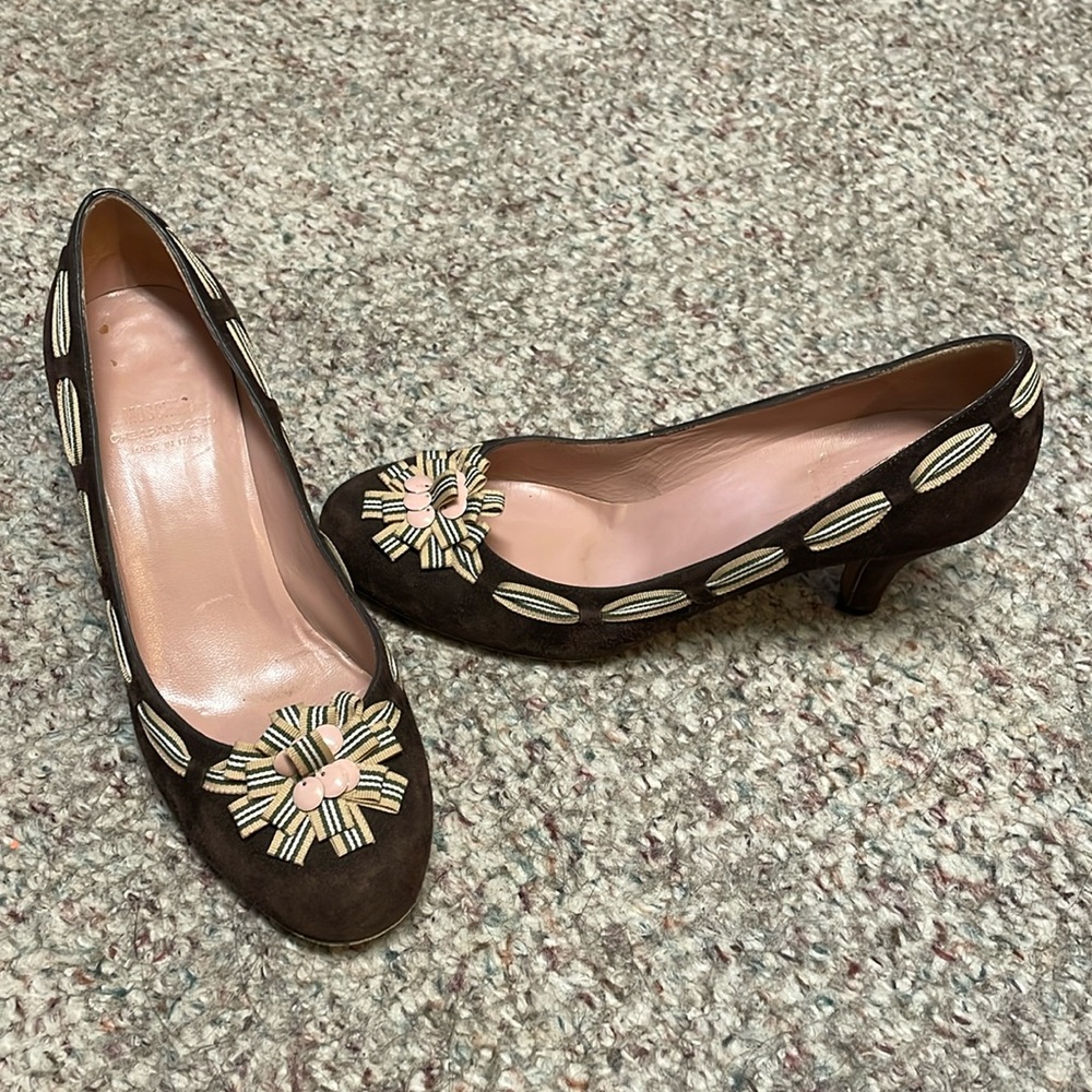 Moschino leather ribbon accent heels in excellent condition